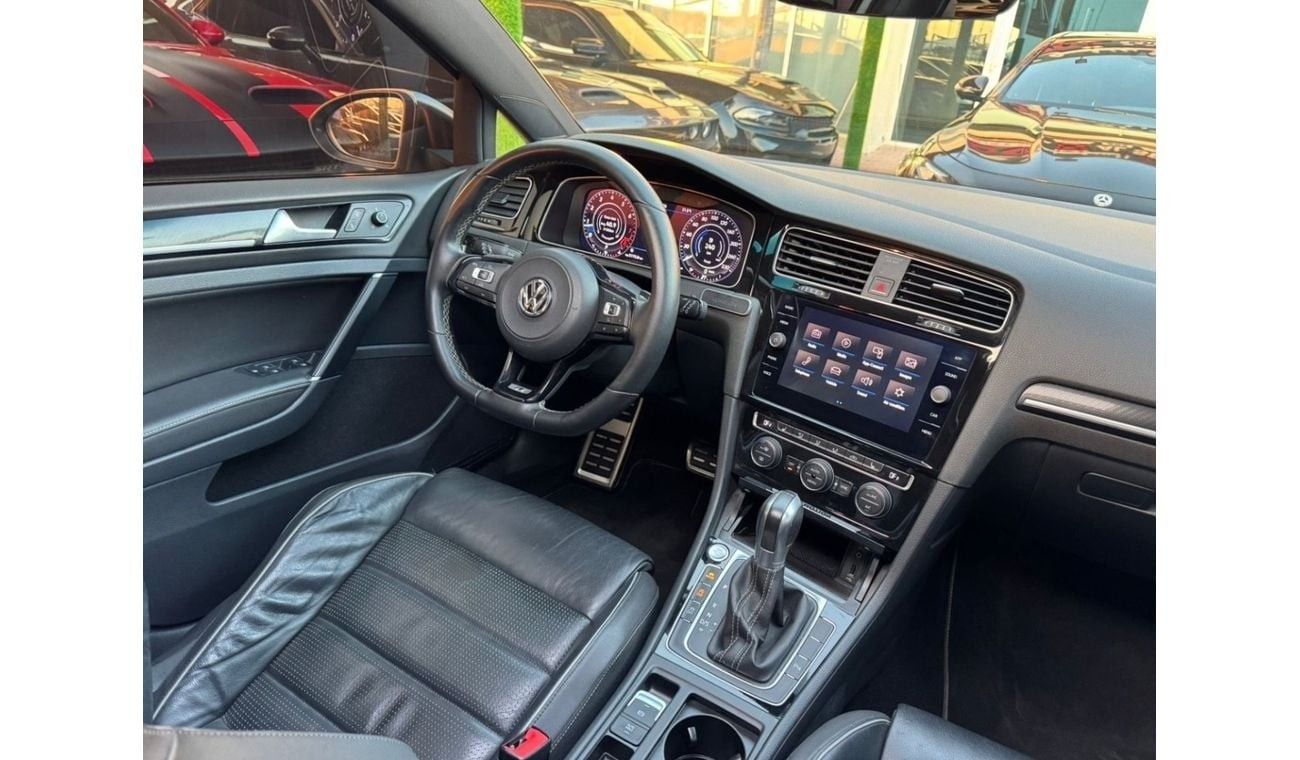 فولكس واجن جولف R 2.0L (280 HP)