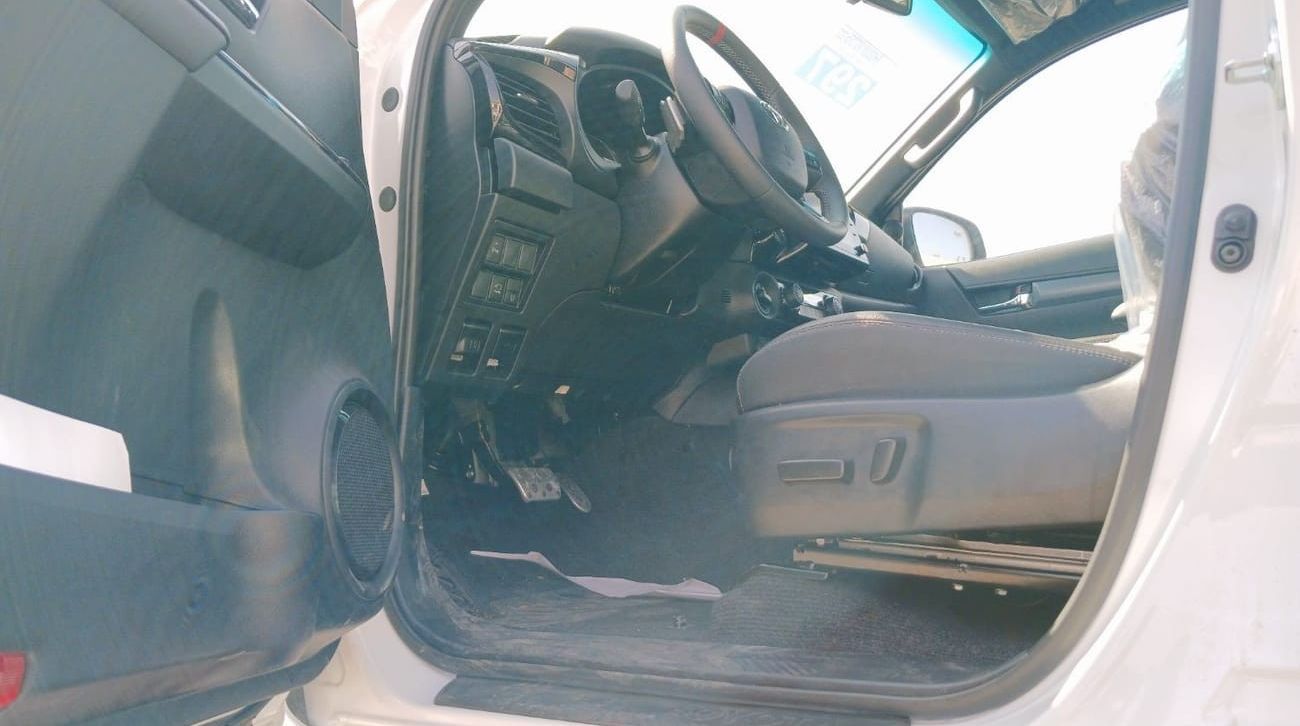 Toyota Hilux Toyota Hilux GR Sport 2.8L Saudi Specs 2025YM