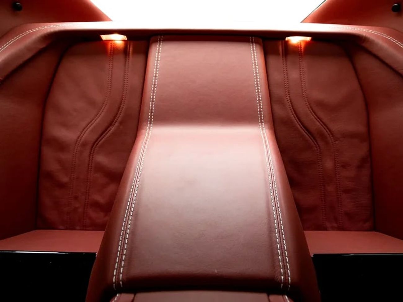 Aston Martin DBS Standard