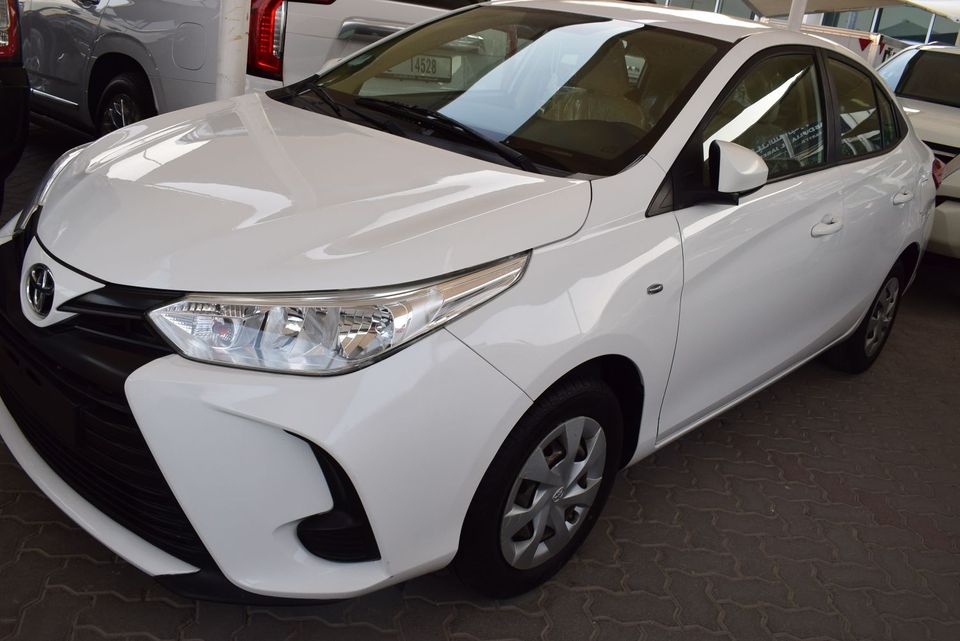 Toyota Yaris E