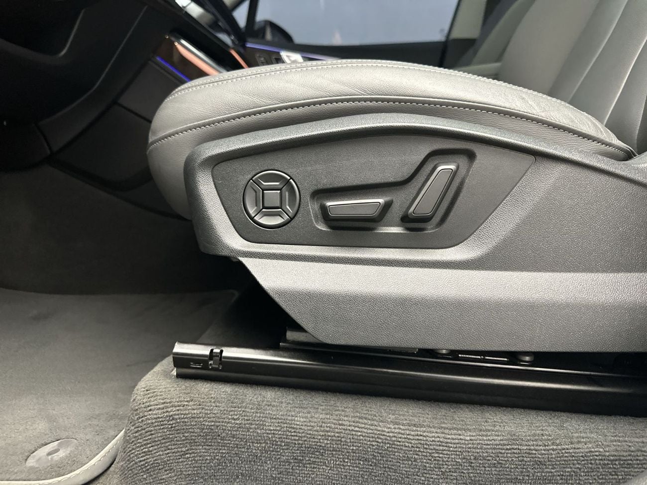 Audi Q7 55 TFSI quattro S-Line 3.0L 340hp (Ref# 21971)