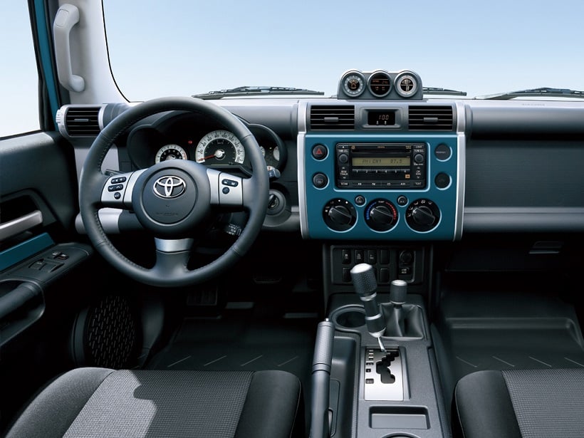 Toyota FJ Cruiser interior - Cockpit