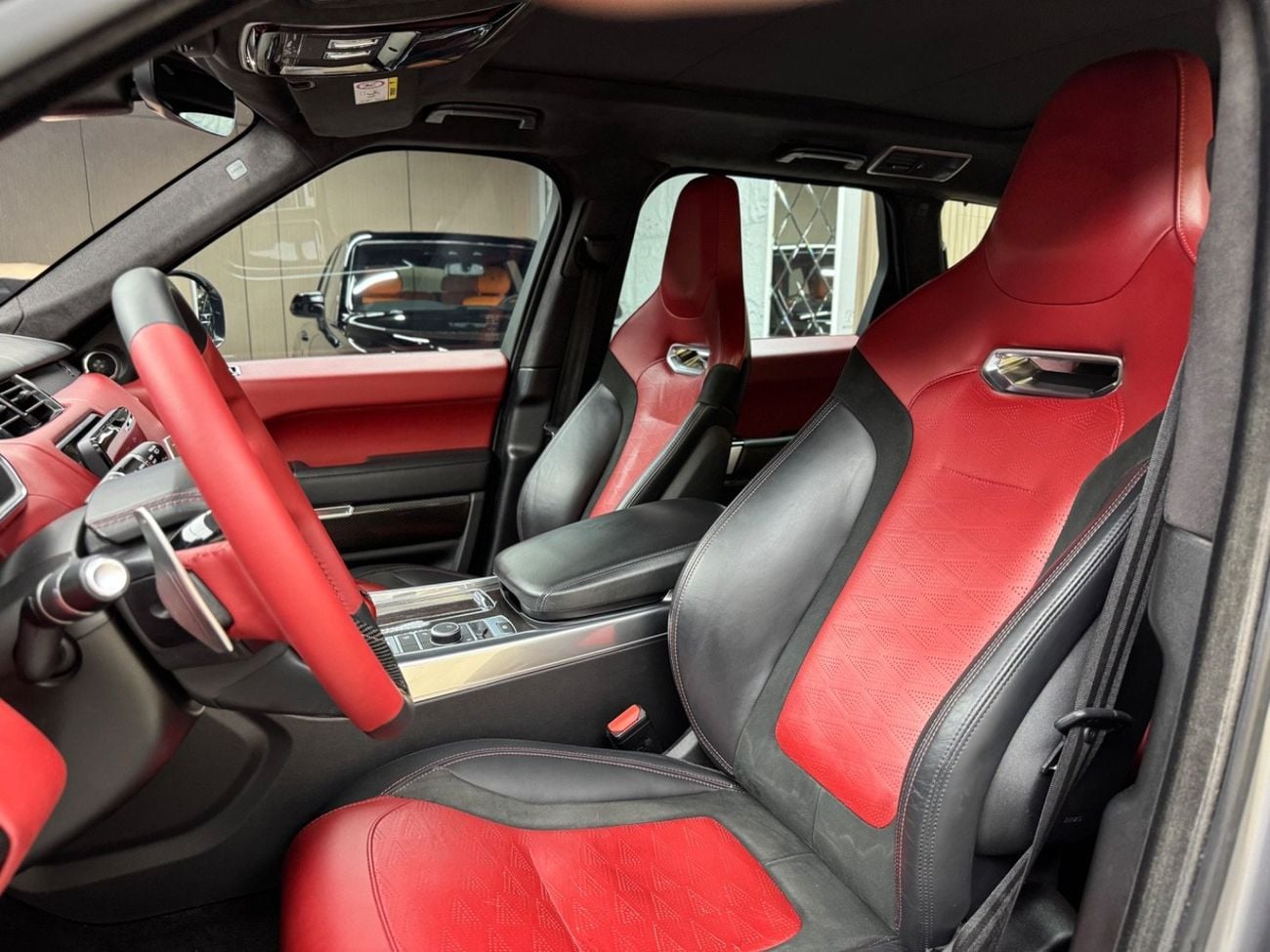 Land Rover Range Rover Sport SVR 5.0L (575 HP) AWD