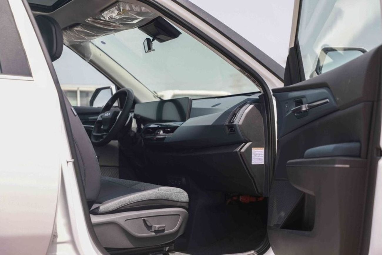 Kia EV5 2024 KIA EV5 LAND 530 - White inside Black | Export Only