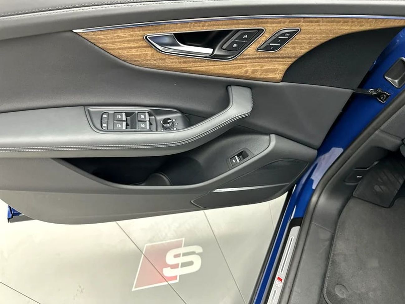 Audi Q8 55 TFSI quat 340hp Luxury (Ref# 020190)