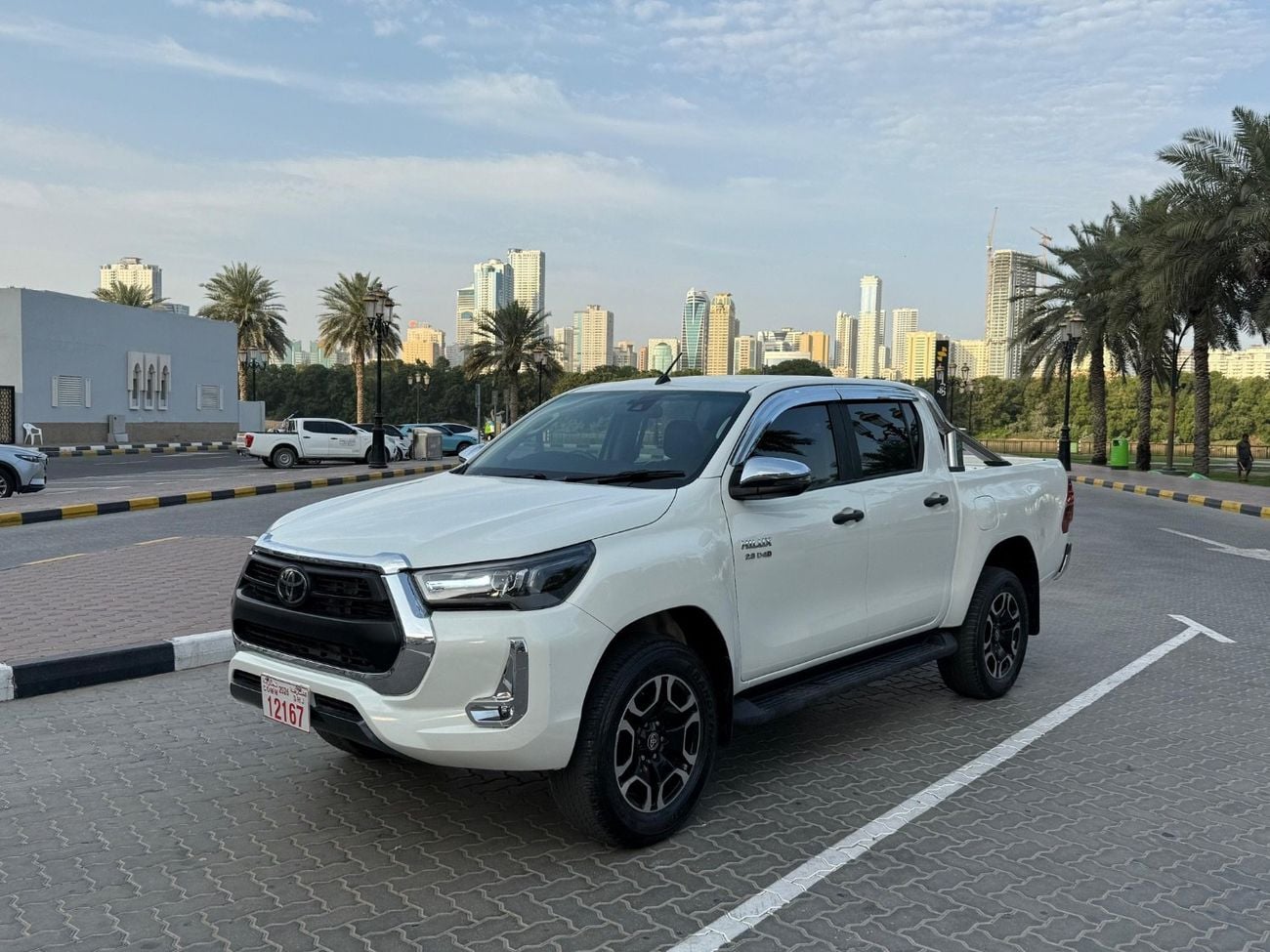 Toyota Hilux SR5 shape