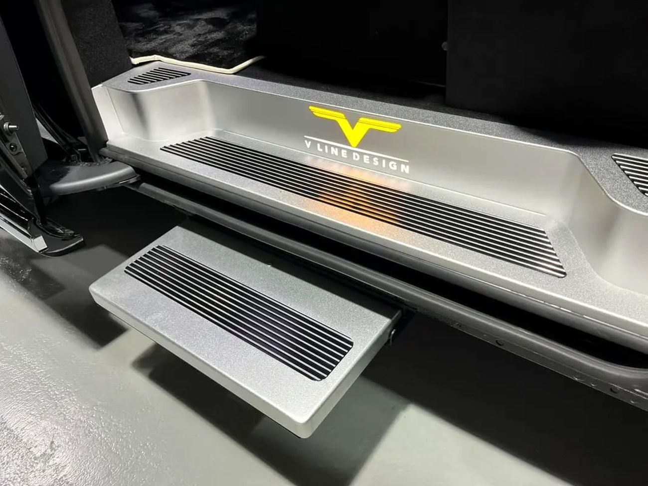 مرسيدس بنز V 300 NEW ARRIVAL 2026 MODEL VIP MERCEDES GCC V300 with ADDITIONAL REAR AC - 2 Years Warranty by VLINE