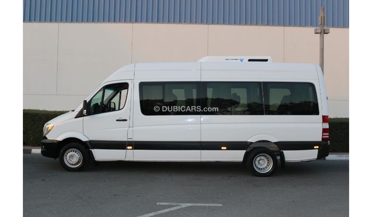 مرسيدس بنز سبرينتر سبرينتر باص ديزل 18 راكب ديزل جير اتوماتيك