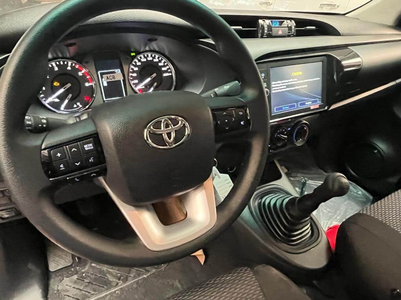 Toyota Hilux Double Cabin, 2.4L, 4x2, Diesel