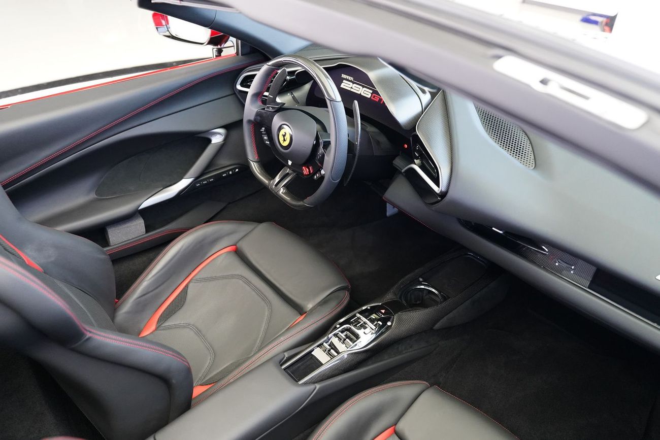 فيراري 296 GTS