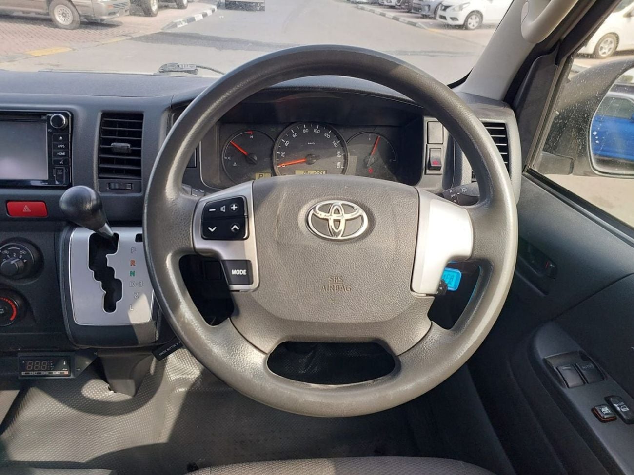 تويوتا هاياس (RAMADAN OFFER) TOYOTA HIACE COMMUTER VAN RHD 2018 MODEL 3.0 L DIESEL AUTOMATIC(PM21528)