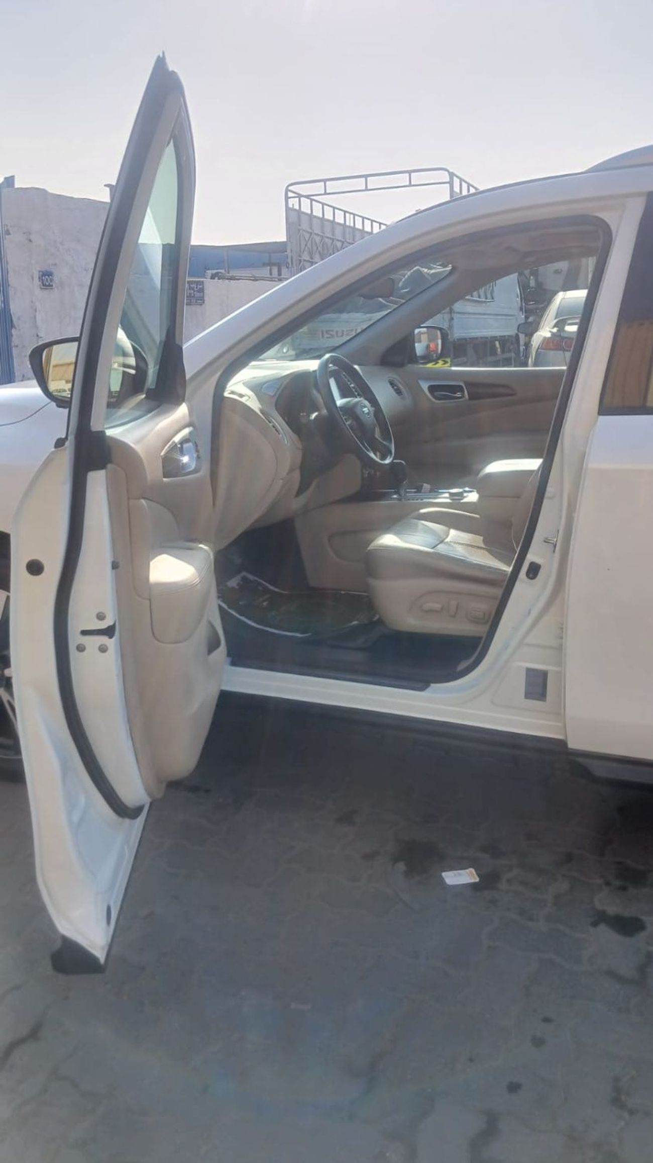 Nissan Pathfinder SL 3.5L (260 HP) 4WD