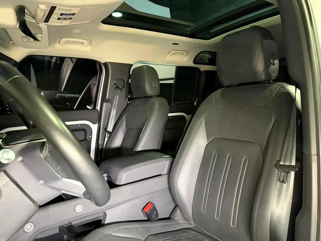 لاند روفر ديفندر 110 HSE | GCC Specs | Low Mileage