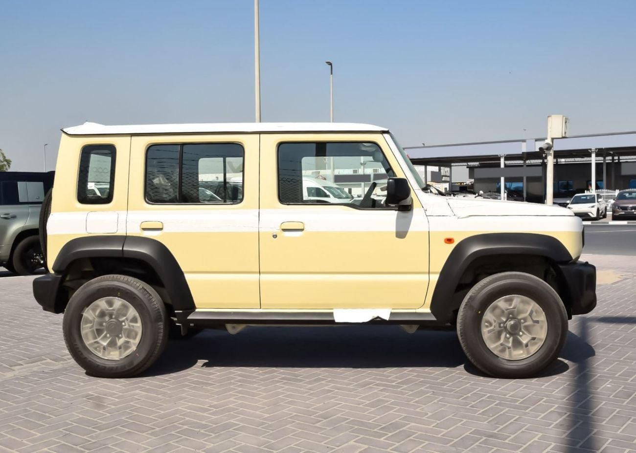 سوزوكي جيمني GLX · 1.5L · 4 Cyl · Automatic · Petrol · SUV/Crossover · Four Wheel Drive · 4 seats · 5 door Petrol 5-Door Automatic 4WD (GCC Specs) – 2026 | For Export Only