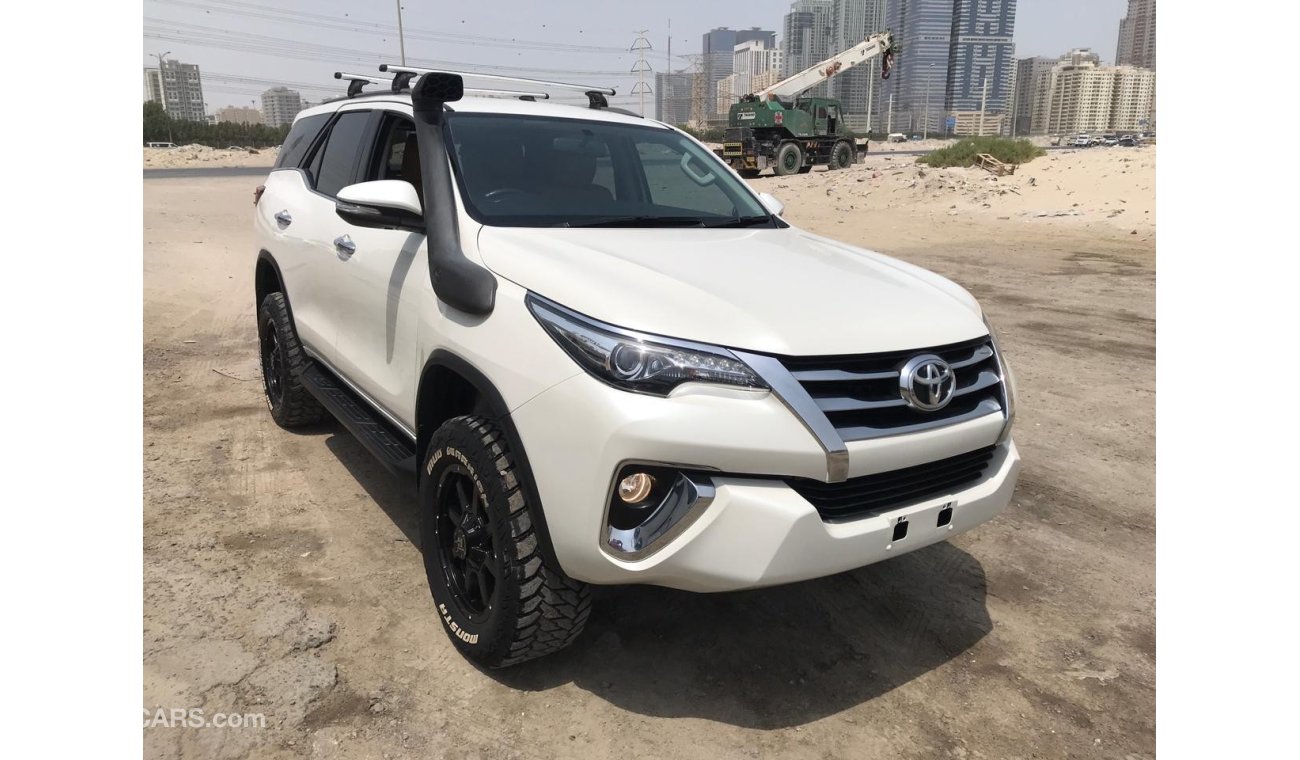 Toyota Fortuner diesel white color 2015 model full option 7 seats automatic 2.8L