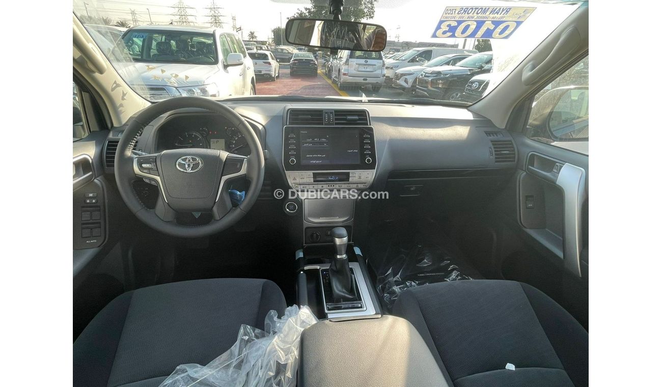 تويوتا برادو تويوتا برادو TXL 4.0L V6 بفتحة سقف لون اسود موديل 2022