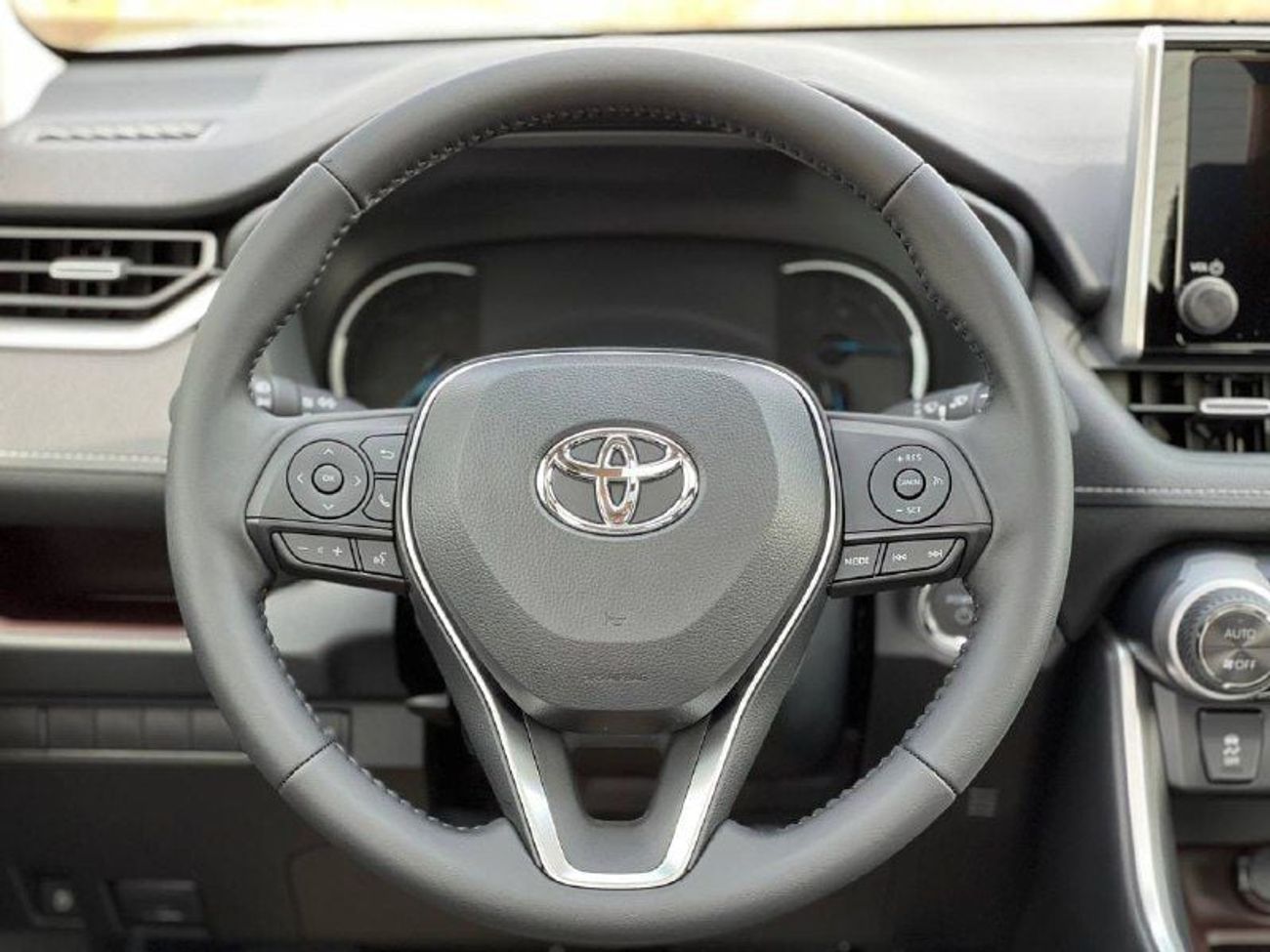 Toyota RAV4 2.5L HEV A/T // 2025 // FULL OPTION WITH PANORAMIC , DVD&BACK CAMERA , COOLING SEATS //SPECIAL OFFER