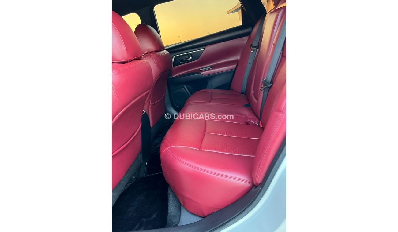 Nissan Altima SV Nissan Altima 2018 USA Wen Ownar KM 116 only pric 35 AED Very Clen Car (Accept credit card paymen