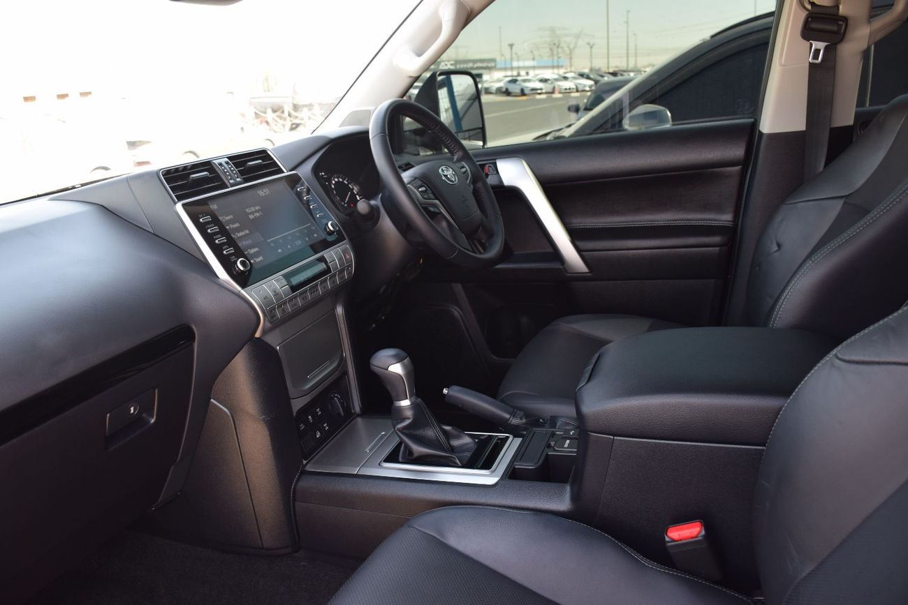 تويوتا برادو Diesel 2.8L 7 Seater. Service History Available