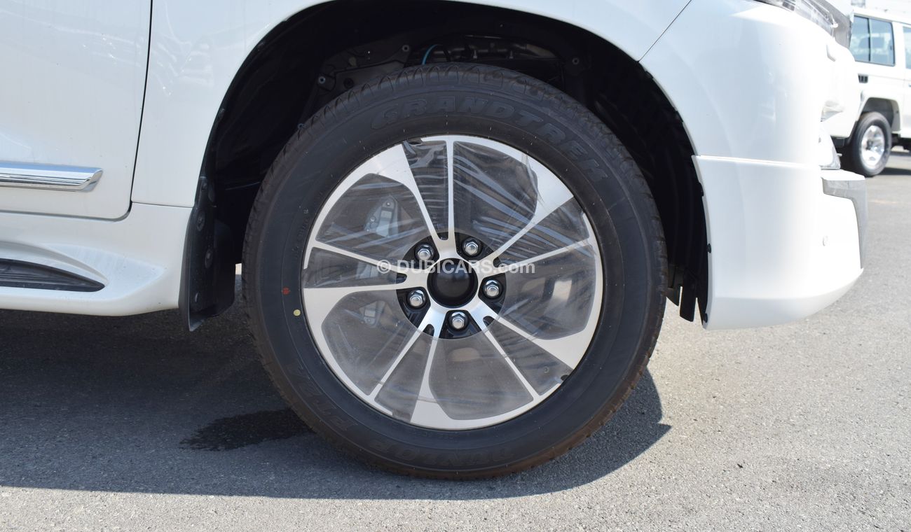 Toyota Land Cruiser GXR Grand Touring V8