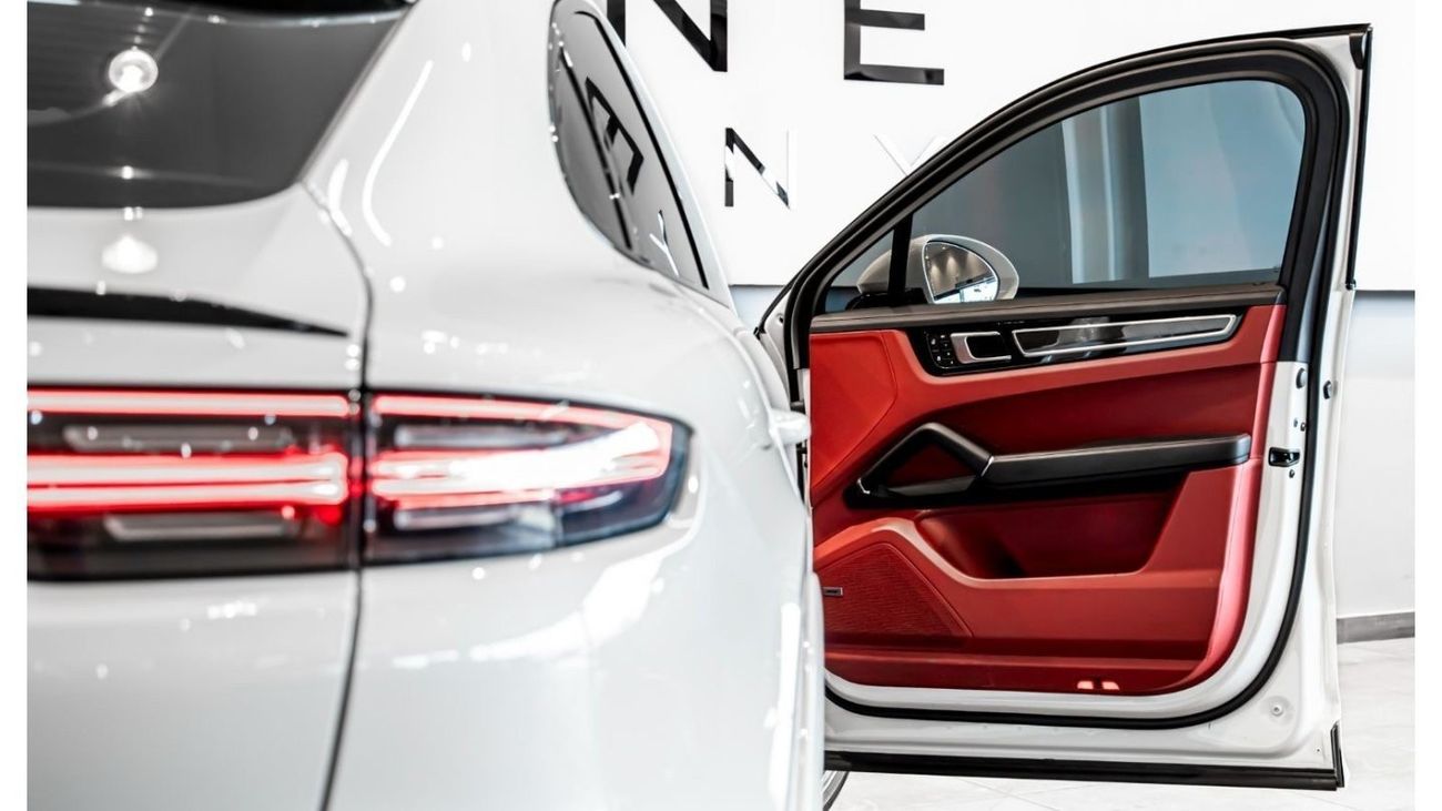 Porsche Cayenne 2023 Porsche Cayenne GTS Coupe, 2025 Porsche Warranty, Full Service History, Low KMs, GCC