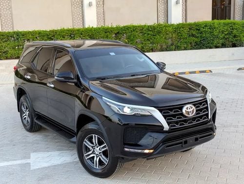 Toyota Fortuner EXR - V4 2.7L 4X4 - Accident Free Low mileage - GCC Specs