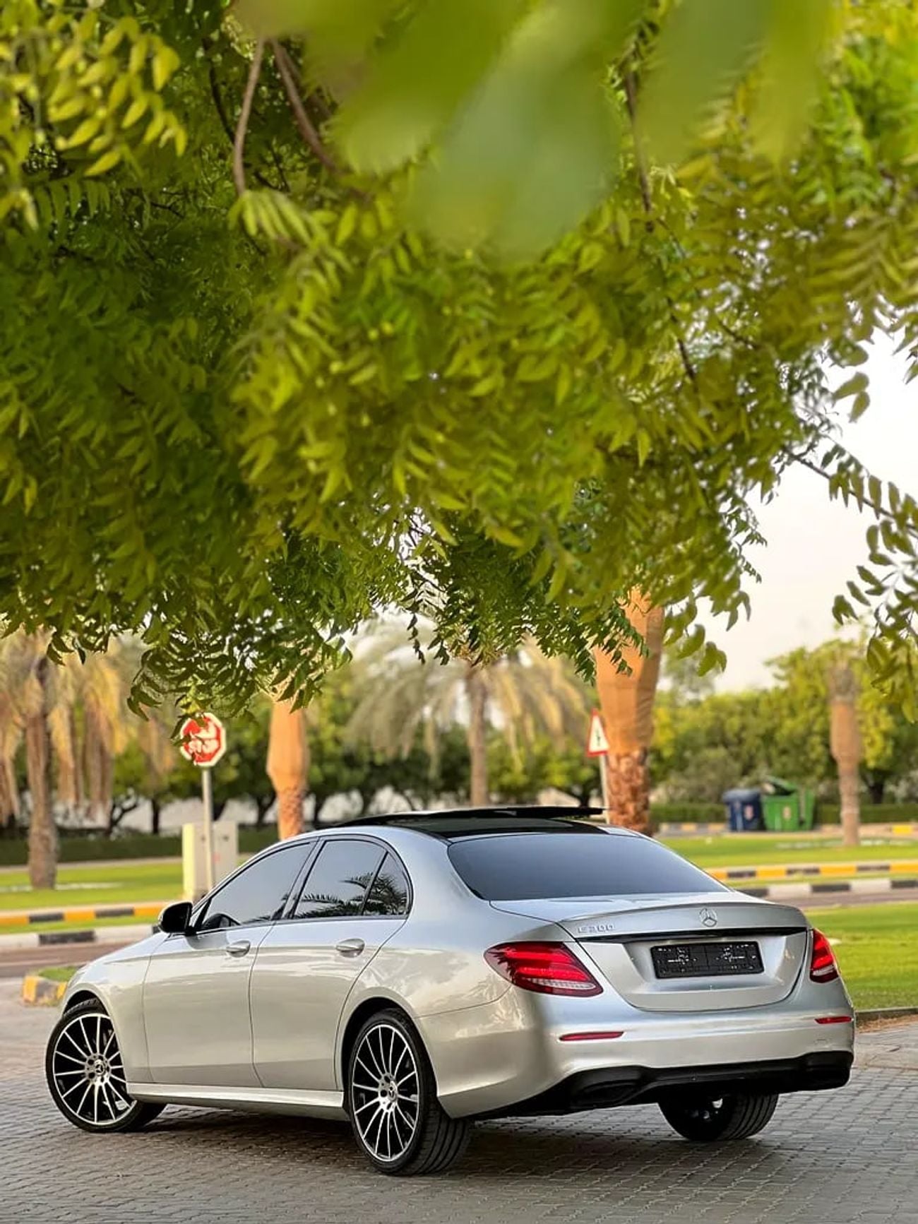 Mercedes Benz E300 E 300 - Premium Luxury Sedan