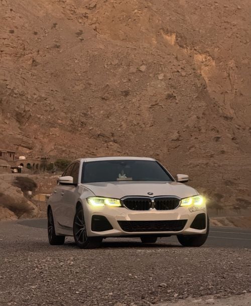 BMW 330i Exclusive 2.0L (255 HP)