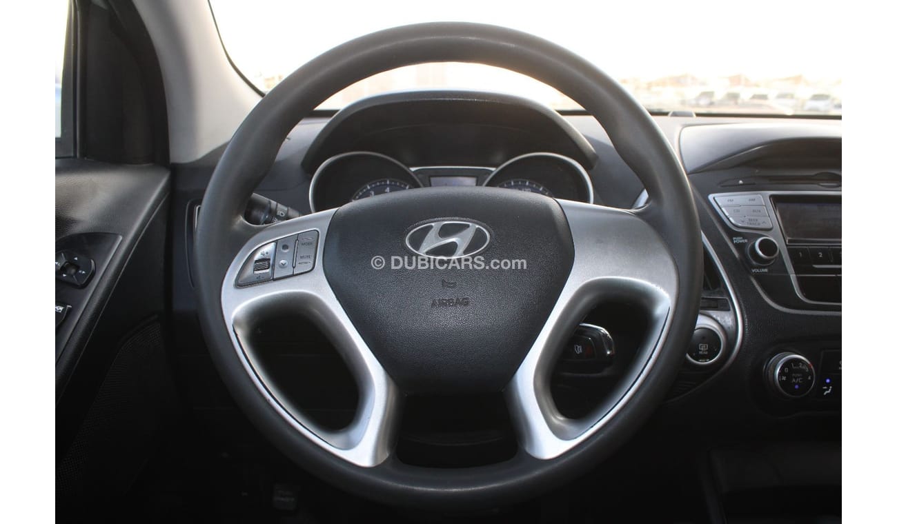 Hyundai Tucson GL Hyundai Tucson 2014 GCC in excellent condition without accidents, very clean from inside and outs