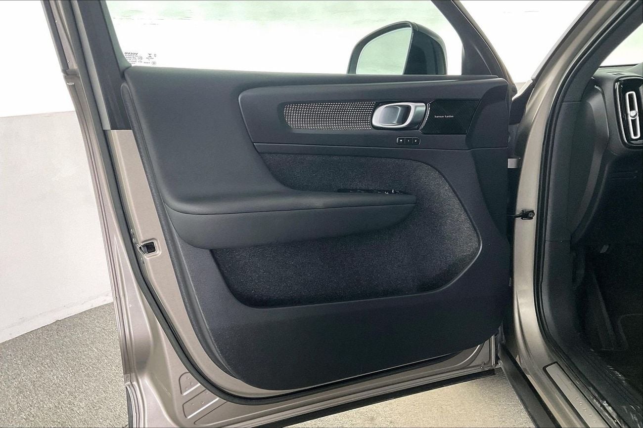 Volvo XC40 2.0 T4 190 FWD R-DESIGN AUTO | Guaranteed Warranty | 0 Down Payment