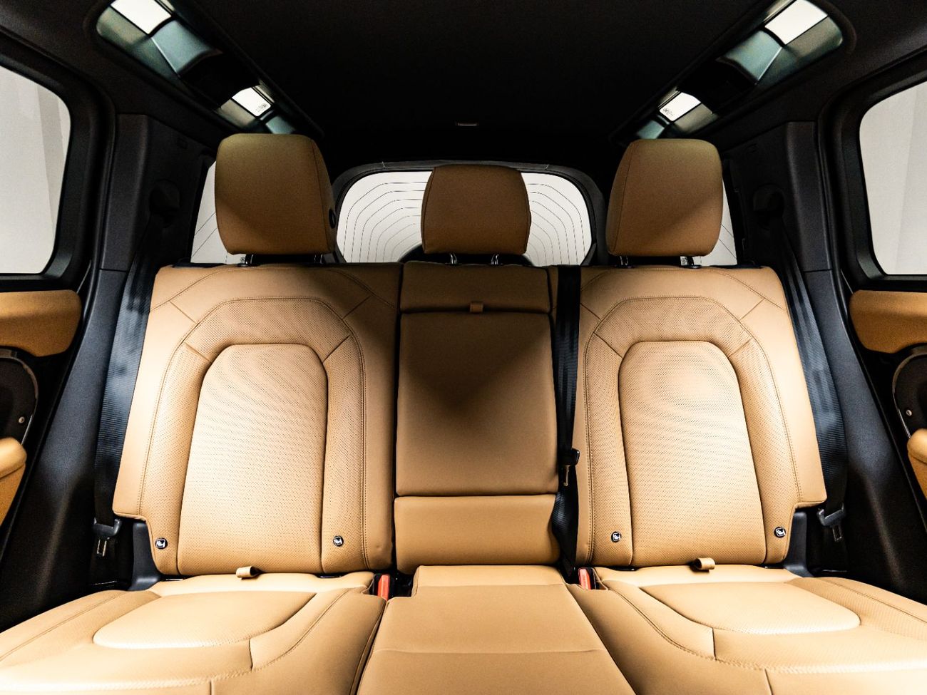 Land Rover Defender P400 110 X-Dynamic HSE 3.0L (5 Seater) 2025 Land Rover Defender 110 HSE P400, 2029 Land Rover Warran