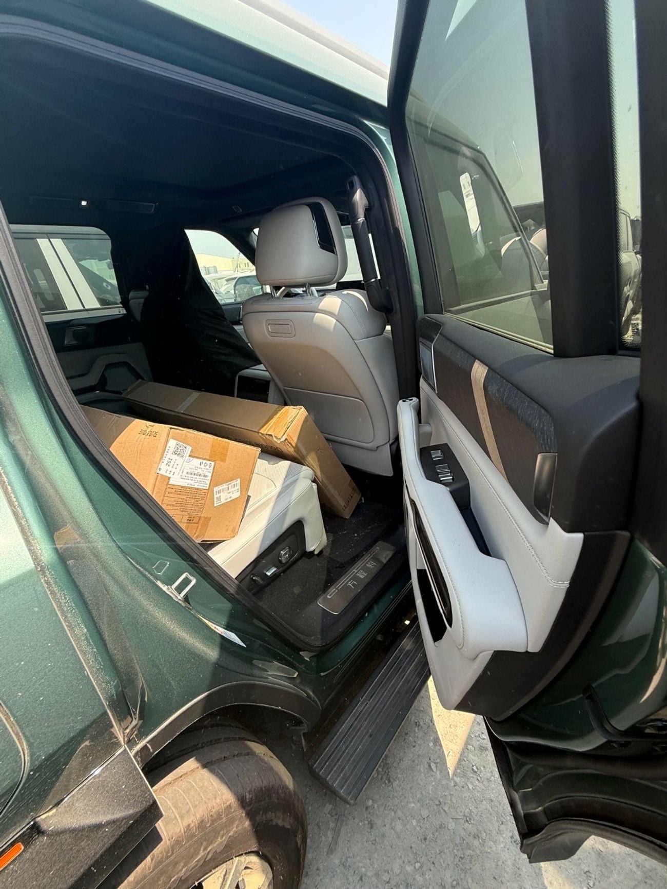 BYD Leopard 8 FLAGSHIP (NGCC) Green-white