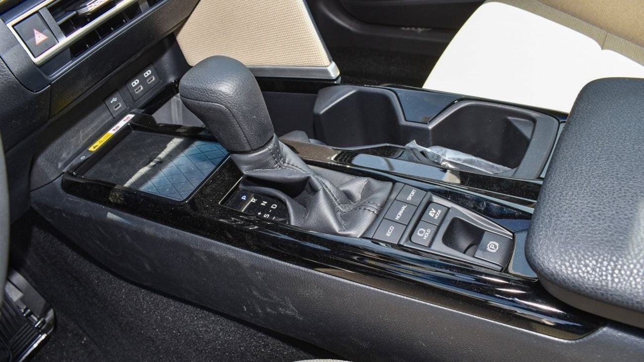 Toyota Camry E-PLUSS  HEV 2.5L Hybrid