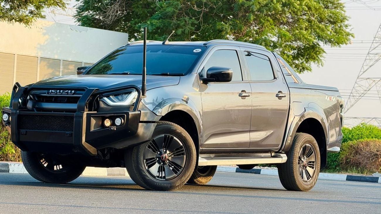 إيسوزو D ماكس X-TERRAIN | HEAVY OFF-ROAD FRONT BUMPER | PUSH START | REAR VIEW CAMERA | AT | 3.0L DIESEL | POWER S