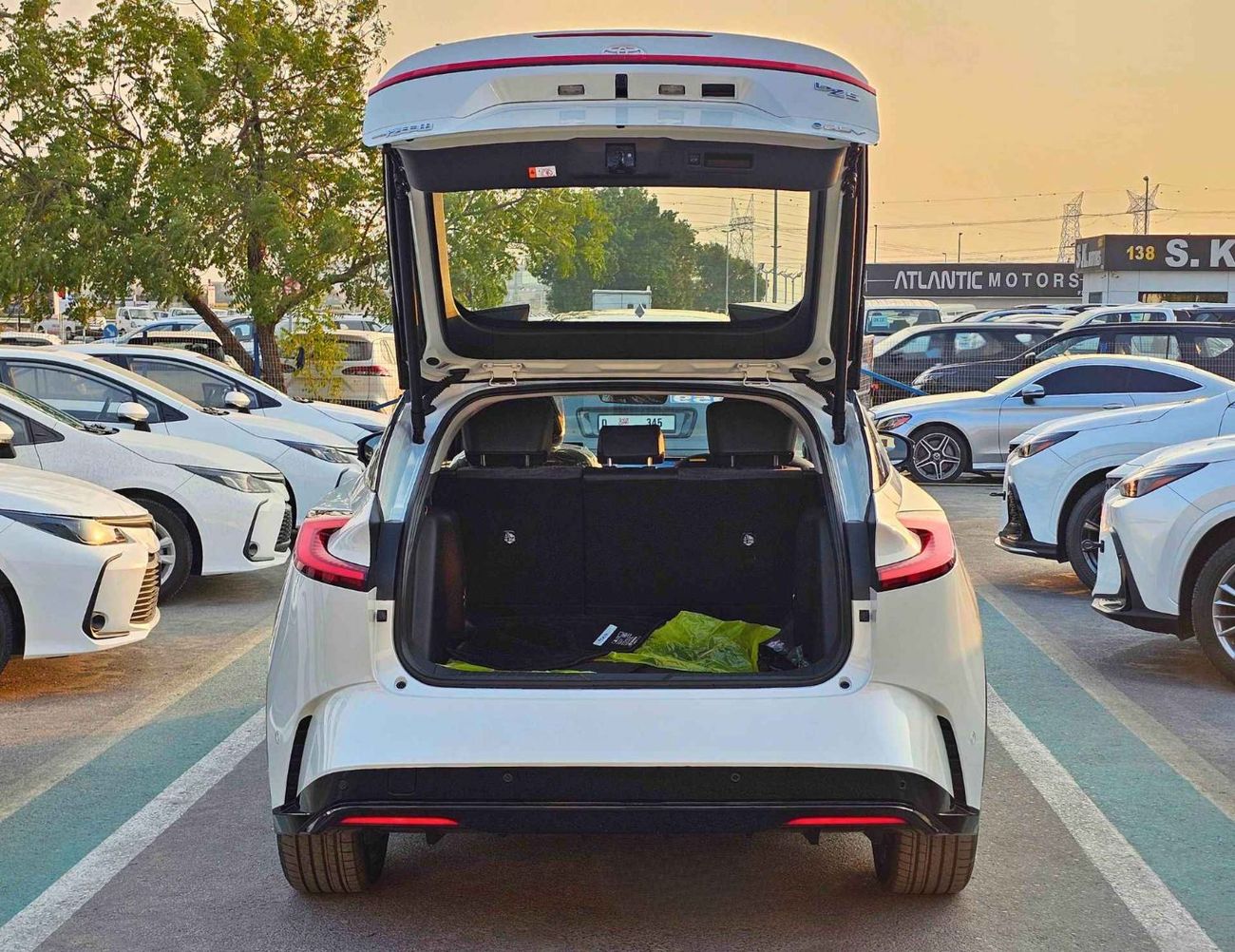 Toyota bZ5 630 MAX KM / ELECTRIC WITH CHARGER / PANORAMIC ROOF / RADAR (CODE # BZ5E)