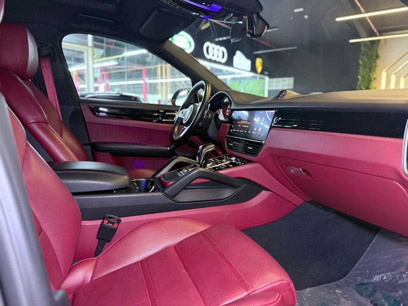 Porsche Cayenne STD Base Coupe 2023 Porsche Cayenne Coupe - GCC Specs - Full service history available