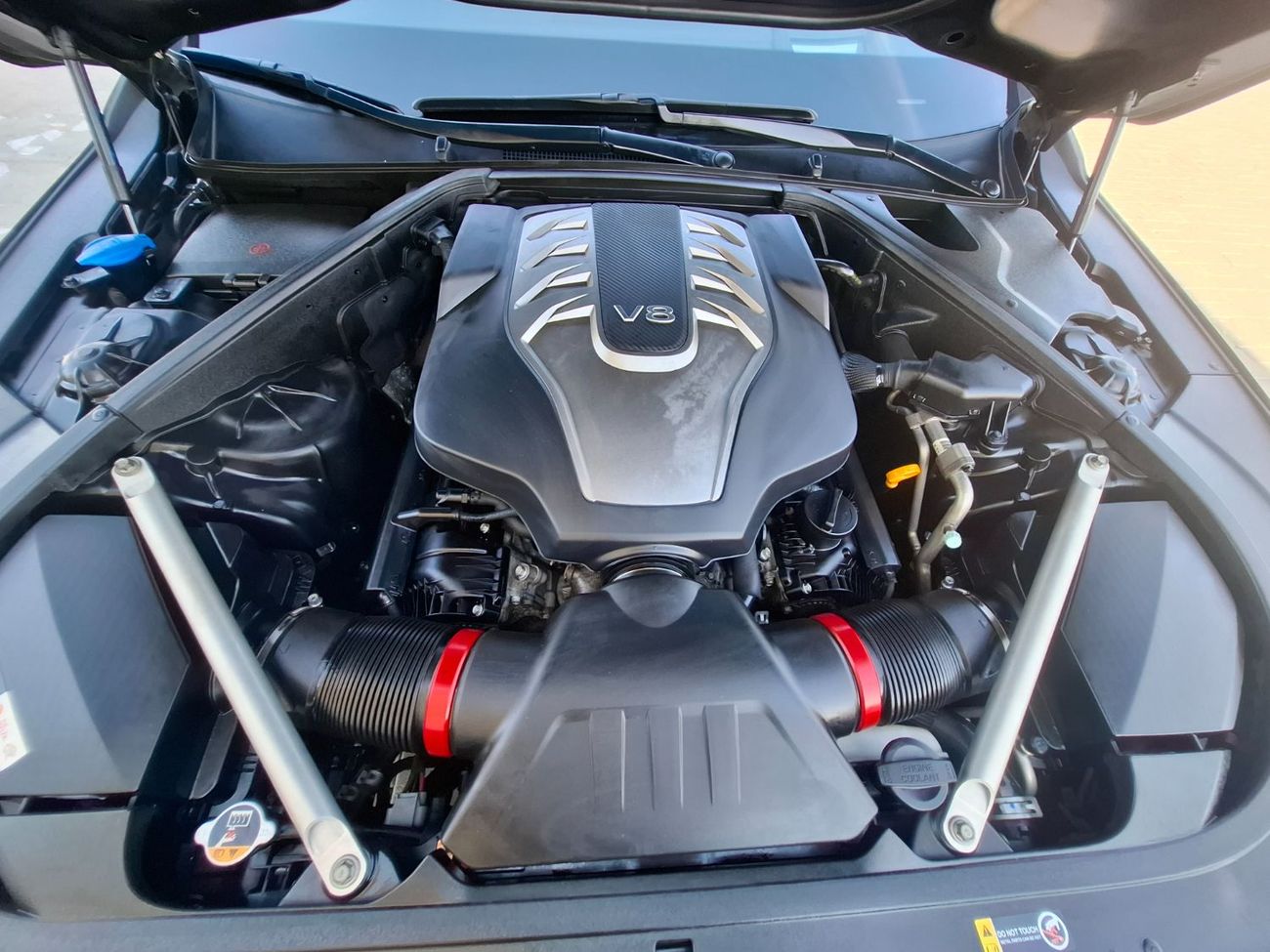 Genesis G90 Royal 5.0L (410 HP)