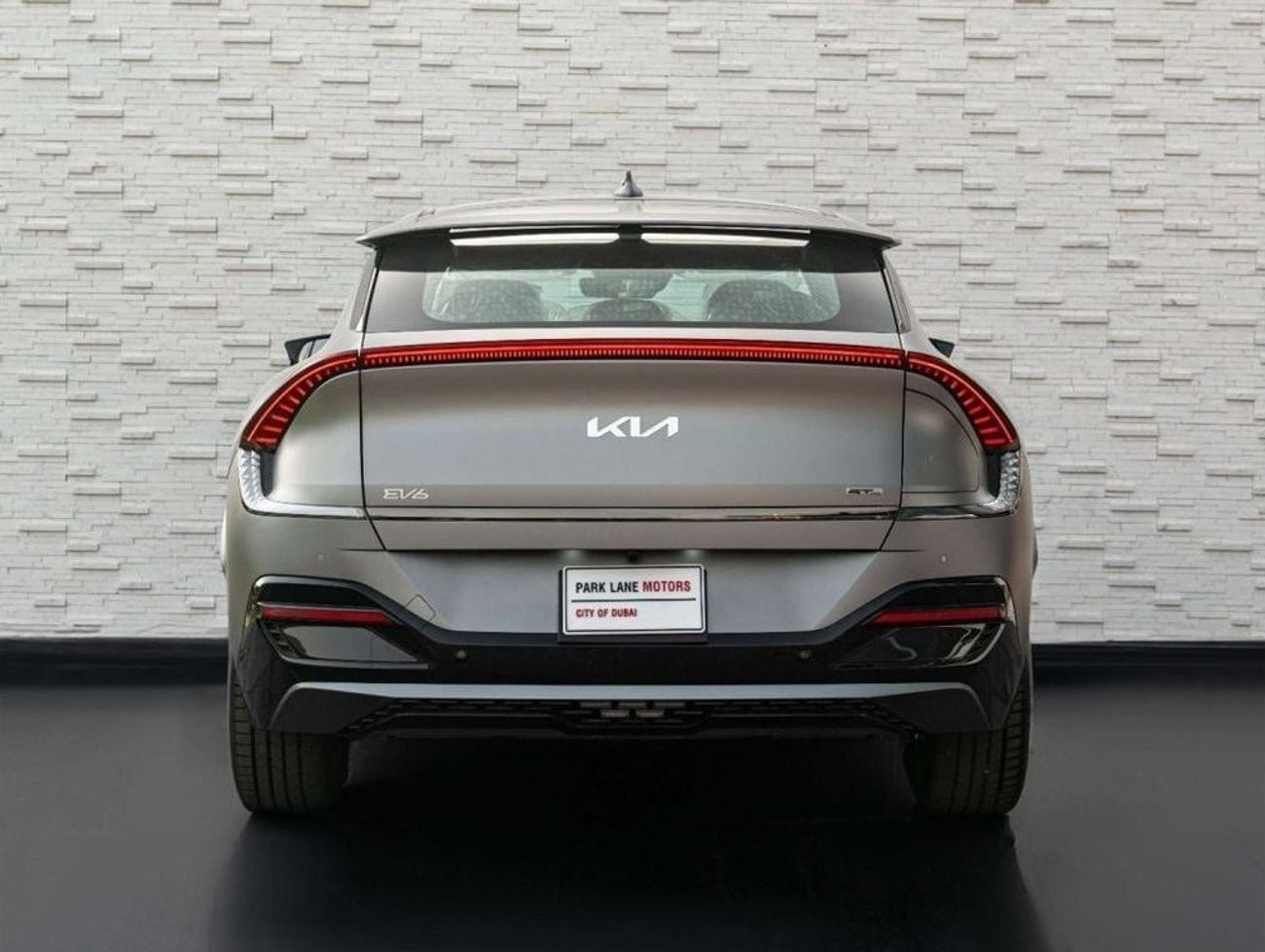 Kia EV6 AED 3,633 PM • 2024 BRAND-NEW EV6 GT EDITION • 410+ KMS DUAL-MOTOR LONG RANGE • 5YEARS KIA WARRANTY