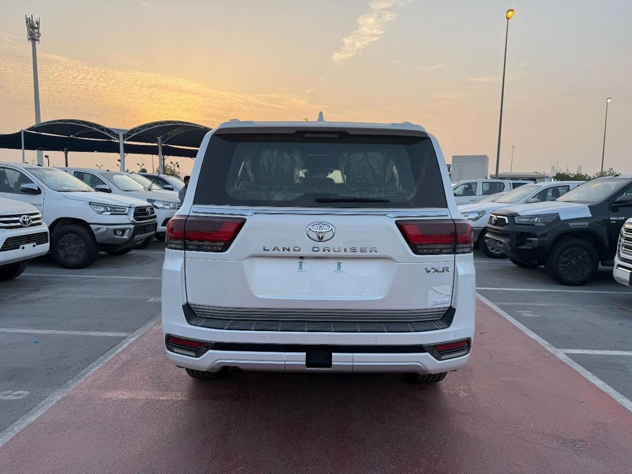 Toyota Land Cruiser LAND CRUISER VXR 3.5L HYBRID 2025