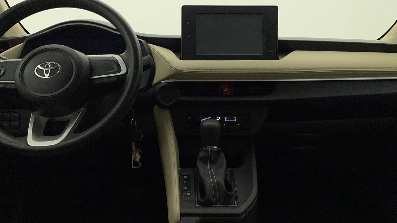 تويوتا يارس E 1.5 | بدون دفعة مقدمة | اختبار القيادة في المنزل