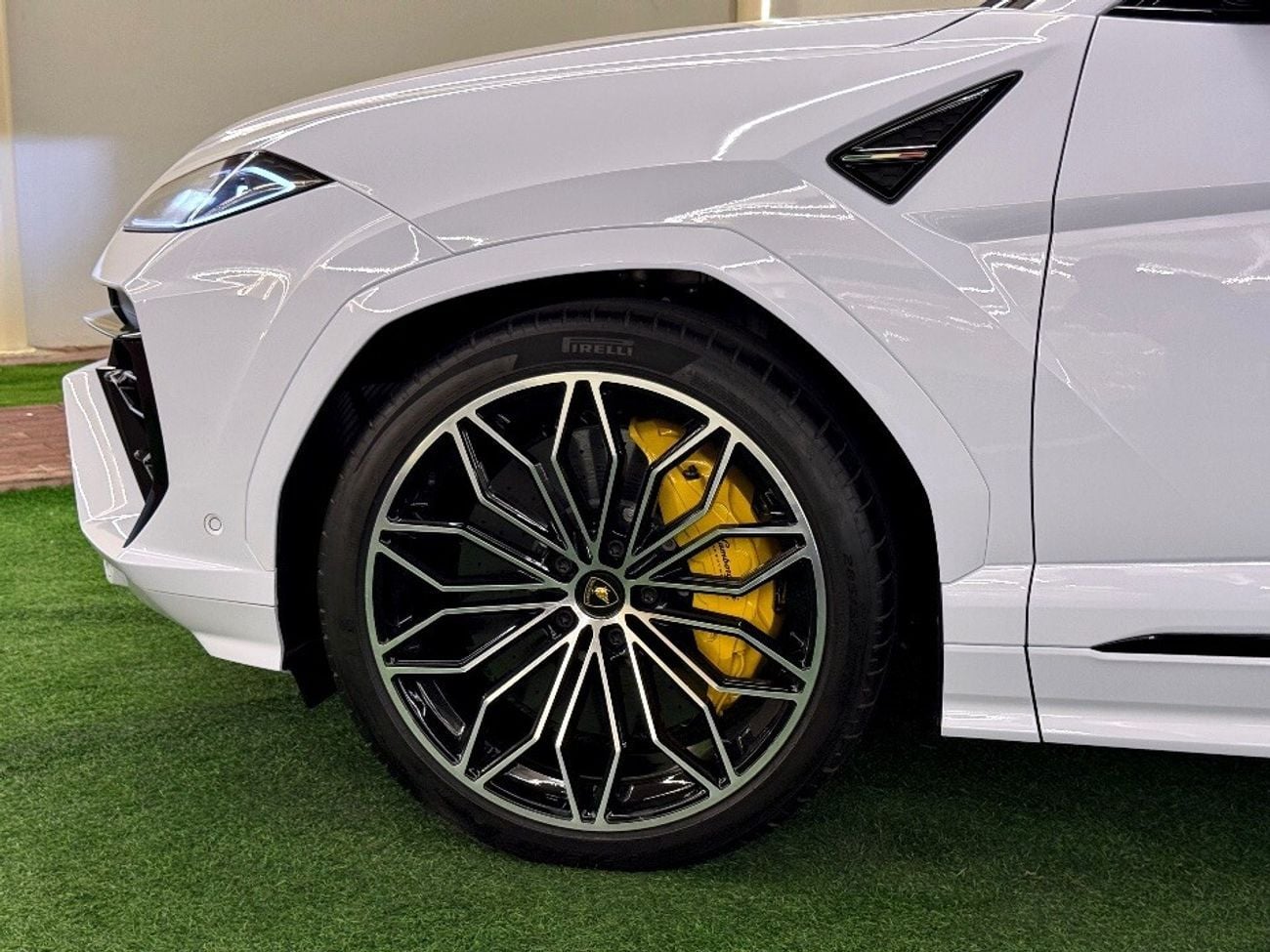 Lamborghini Urus LAMBORGHINI SE 2026 800 HP | 23” TIRE | NIGHT VISION | HEAD UP | HIGHWAY PAKET | FULL OPTION
