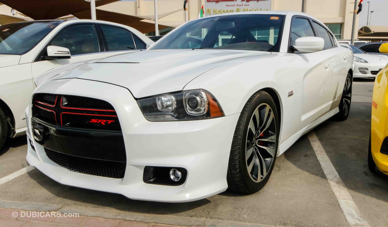 دودج تشارجر SRT 6.4L HEMI