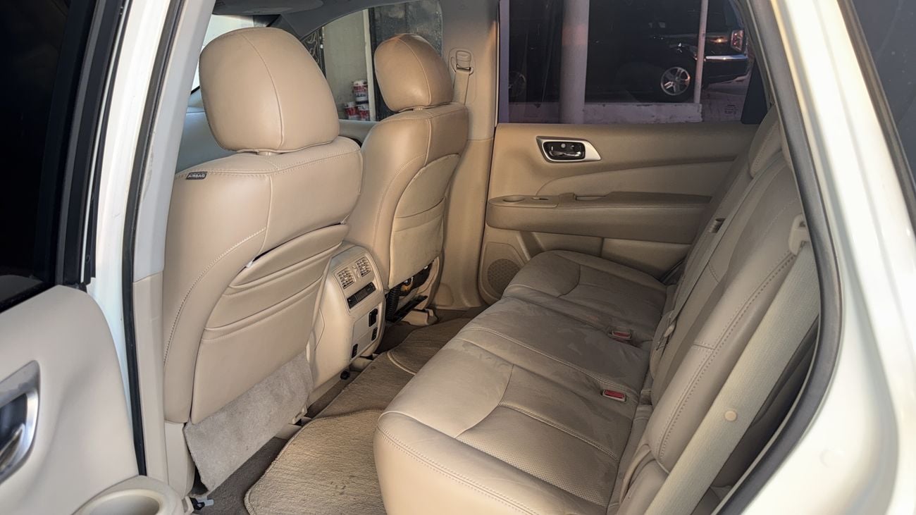 Nissan Pathfinder SV