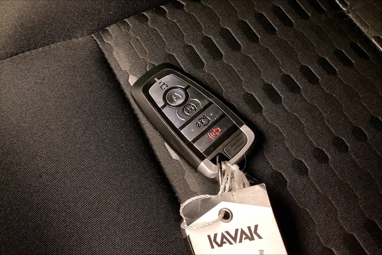 Ford Everest XLS | Guaranteed Warranty | 0 Down Payment