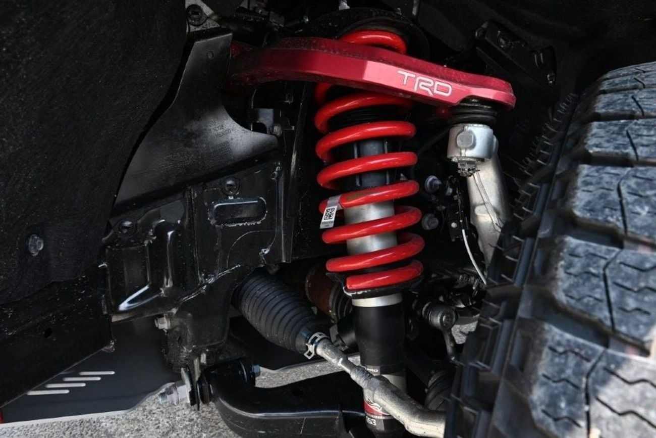 تويوتا تاكوما HYBRID 2.4L BLACK/RED