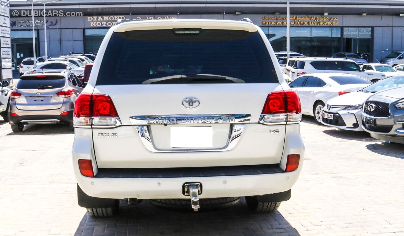 Toyota Land Cruiser GXR V8