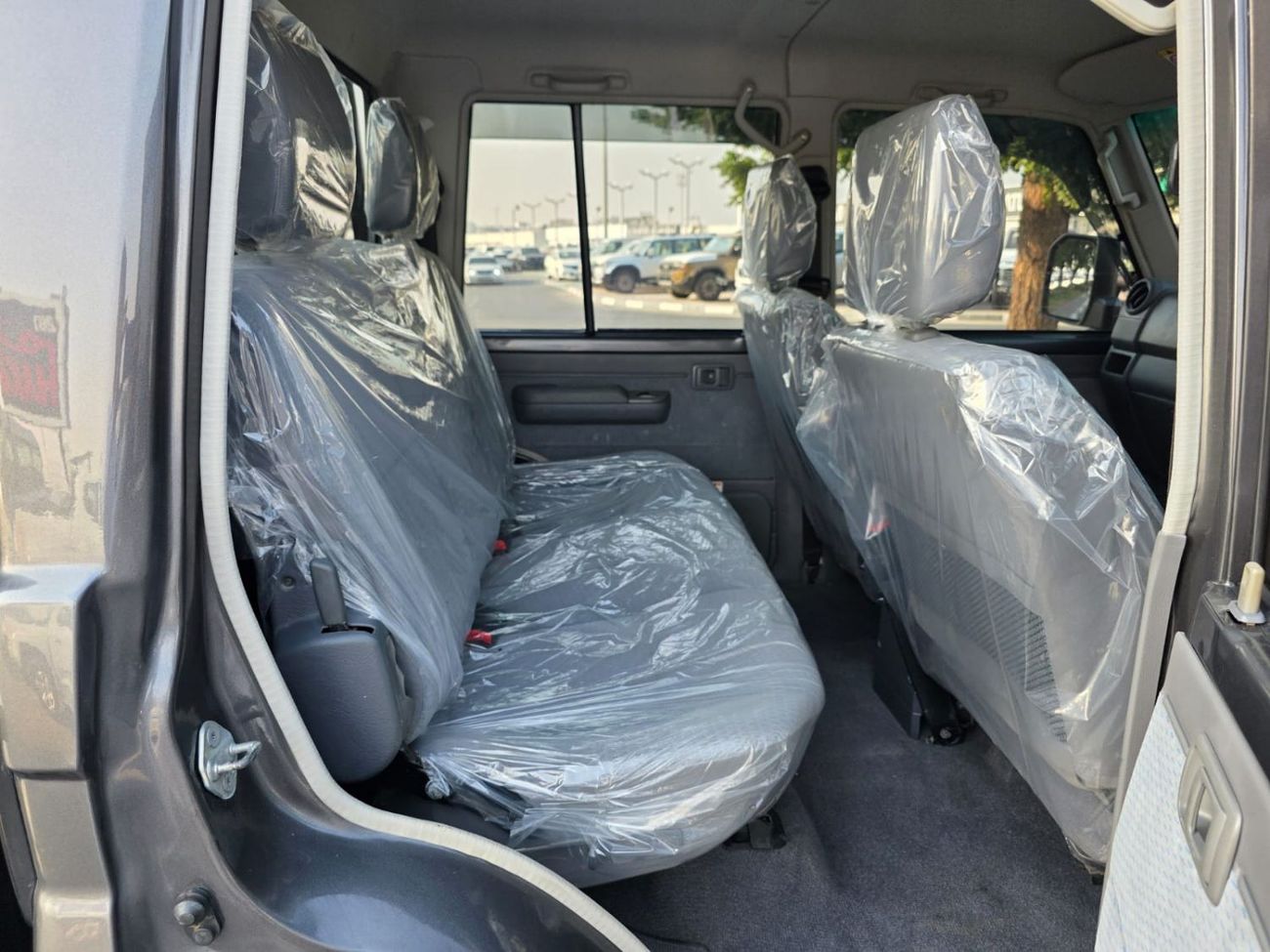 Toyota Land Cruiser Pick Up diesel 4.5 liter ,right hand ,drive 2017 model ,shape 2024 ,only for export available