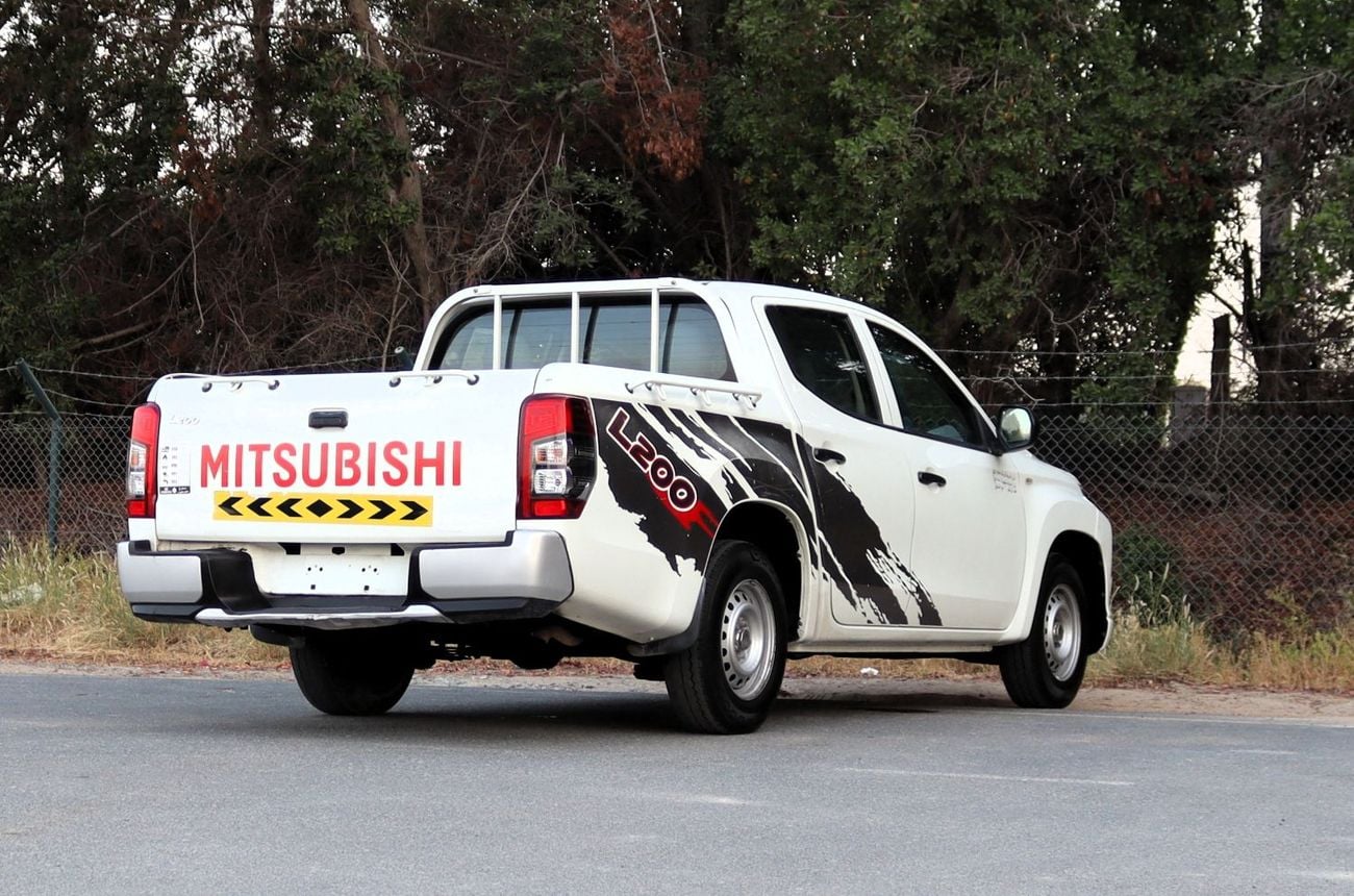 Mitsubishi L200 GL Double Cab Petrol 2.4L