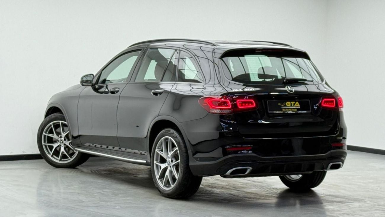 مرسيدس بنز GLC 300 4MATIC 2.0L 2020 Mercedes Benz GLC300 AMG 4MATIC, Warranty, Full Mercedes Service History, GCC