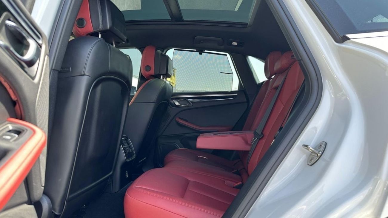 Porsche Macan std GCC 2.0L 4 Cylinder Full Service History